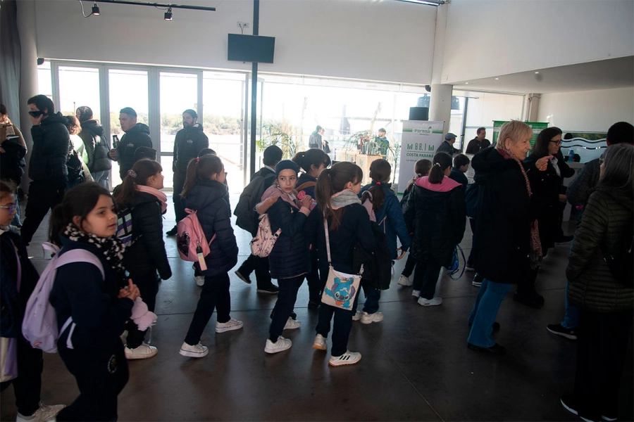 Paran&aacute; Lee abri&oacute; sus puertas con una gran convocatoria de alumnos