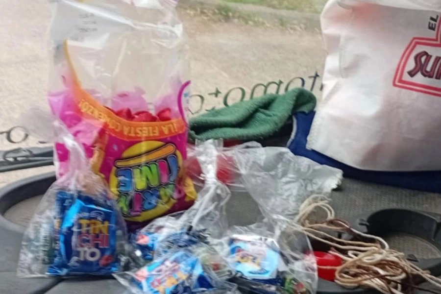 Golosinas fueron entregadas a los m&aacute;s peque&ntilde;os. Foto: Reporte 100.7.