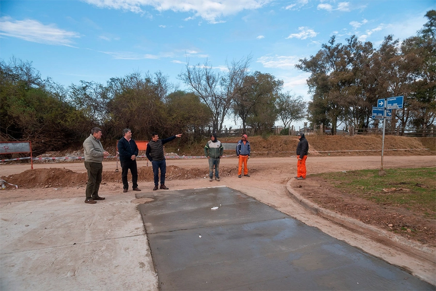 Pavimento en Concepci&oacute;n del Uruguay. Gobierno provincial