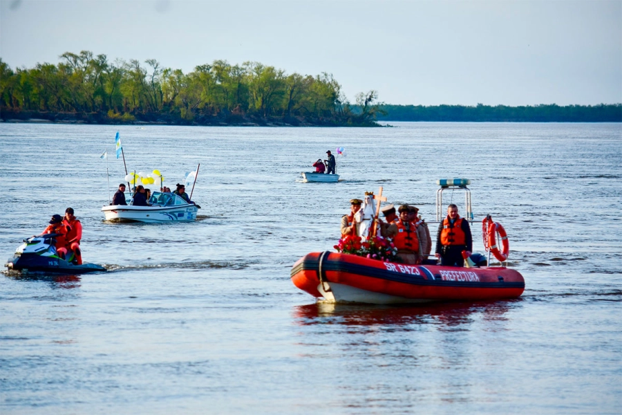 Fieles renovaron la devoci&oacute;n a Santa Elena en la hist&oacute;rica procesi&oacute;n n&aacute;utica