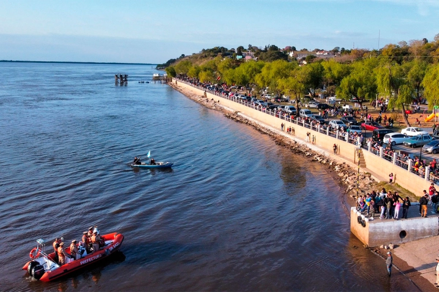 Fieles renovaron la devoci&oacute;n a Santa Elena en la hist&oacute;rica procesi&oacute;n n&aacute;utica