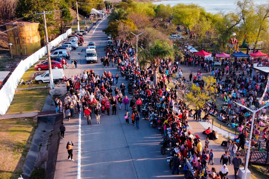 Fieles renovaron la devoci&oacute;n a Santa Elena en la hist&oacute;rica procesi&oacute;n n&aacute;utica