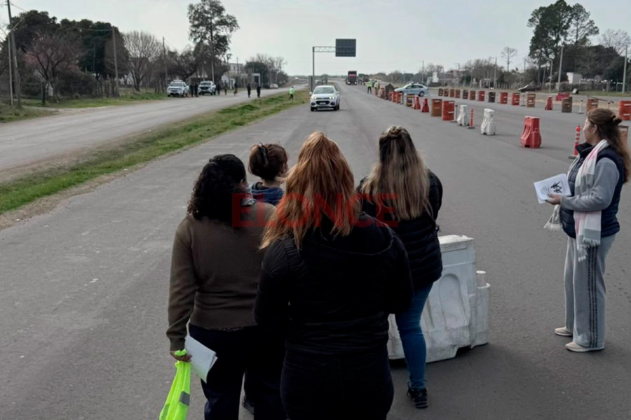 Vecinos de Paso de la Laguna reclaman un puente peatonal sobre tramo habilitado de Ruta 18 (foto Elonce)