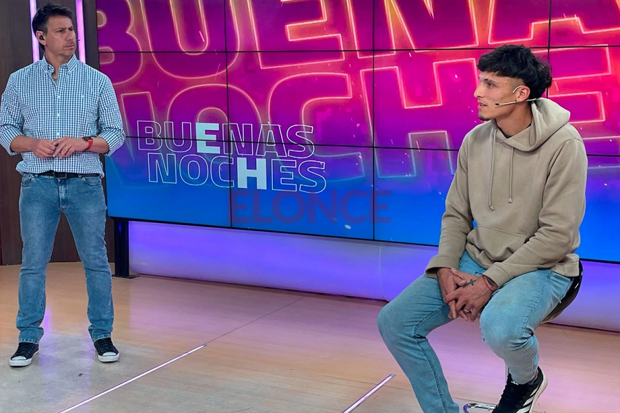 El defensor visit&oacute; el programa Buenas Noches. Foto: Elonce.