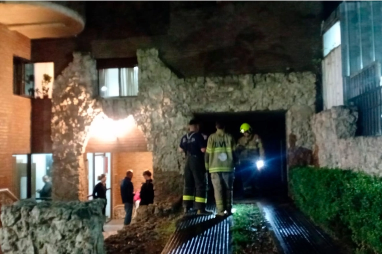 Principio de incendio afectó el sistema del ascensor de un edificio en Paraná