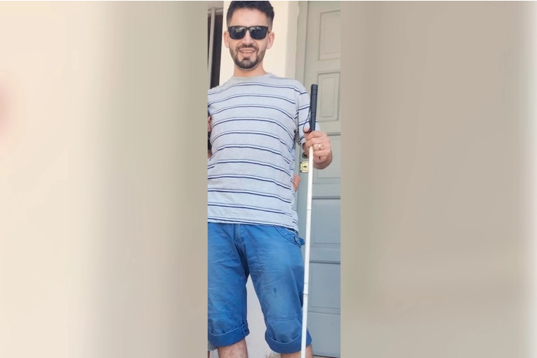Buscan en Paraná a un hombre que padece una discapacidad visual