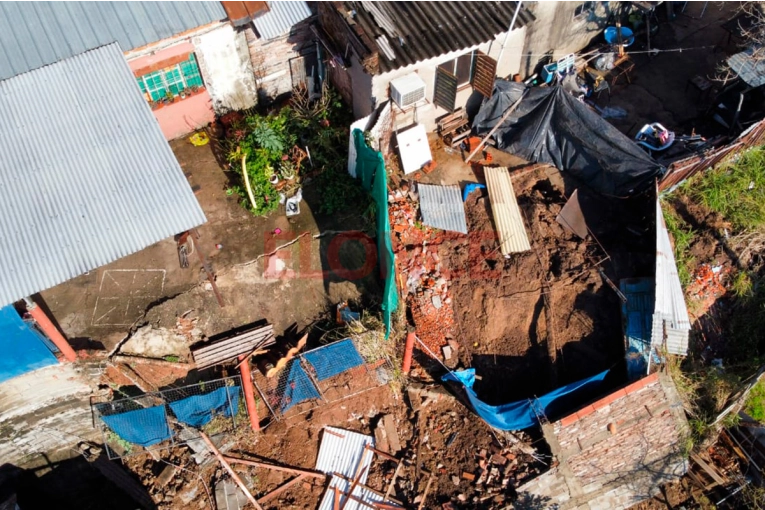 Temporal en Paraná: asistieron a más de 30 familias por desbordes de arroyos y desmoronamientos