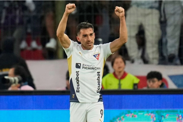 Libertadores: el entrerriano Alzugaray fue el héroe de Liga de Quito y eliminó con su gol a Botafogo