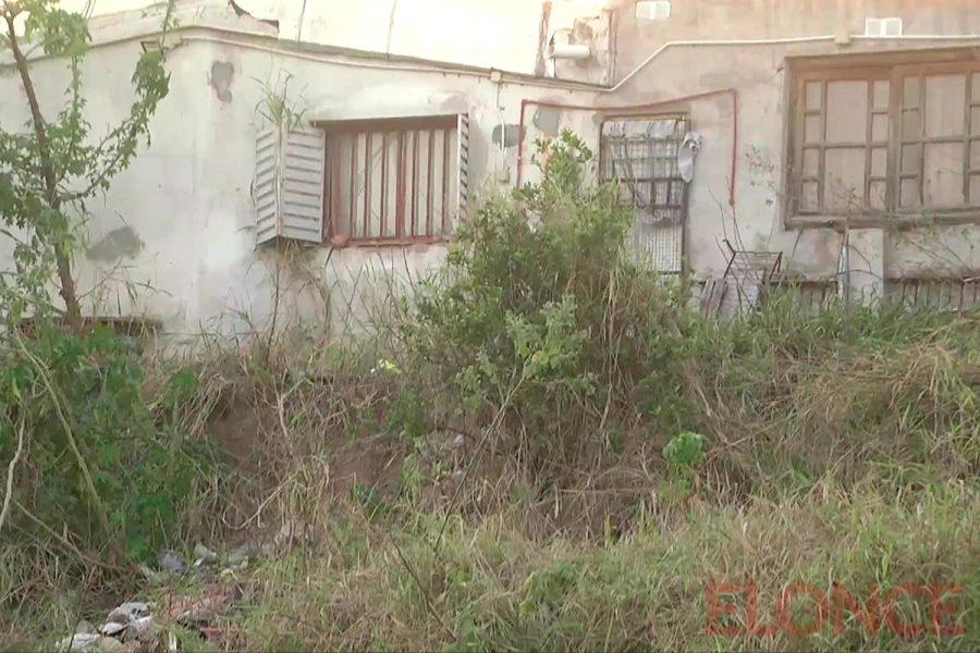 Deslizamientos en Barrio Mariano Moreno (foto Elonce)