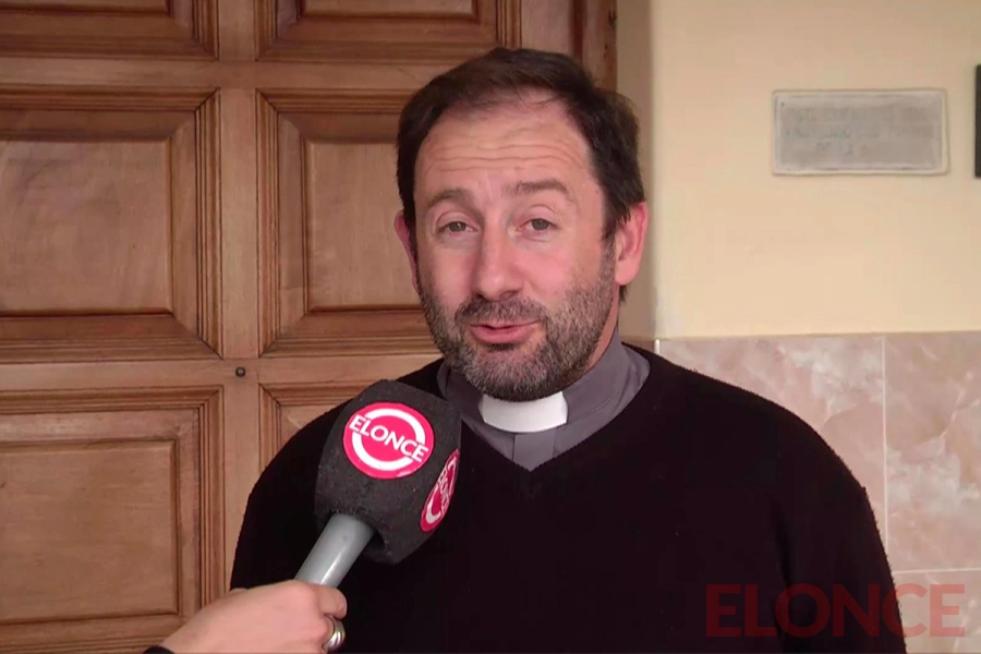 Sacerdote Ariel Follonier (foto Elonce)