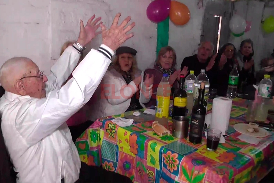 Felipe Mart&iacute;nez celebr&oacute; sus 105 a&ntilde;os (foto Elonce)