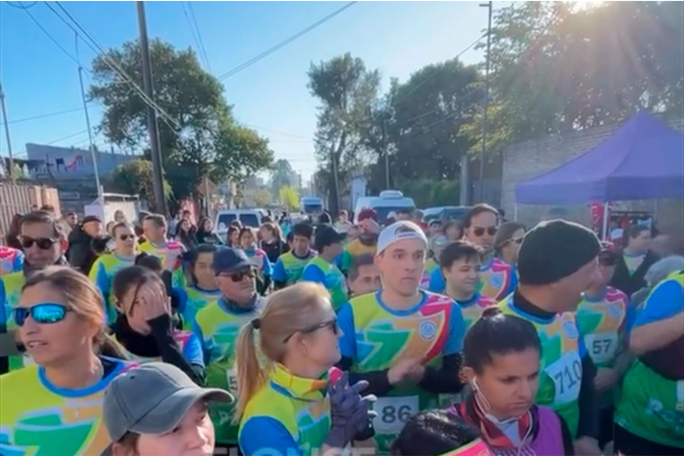 Emoción y aplausos en “San Agustín Corre”: el barrio vivió su gran maratón
