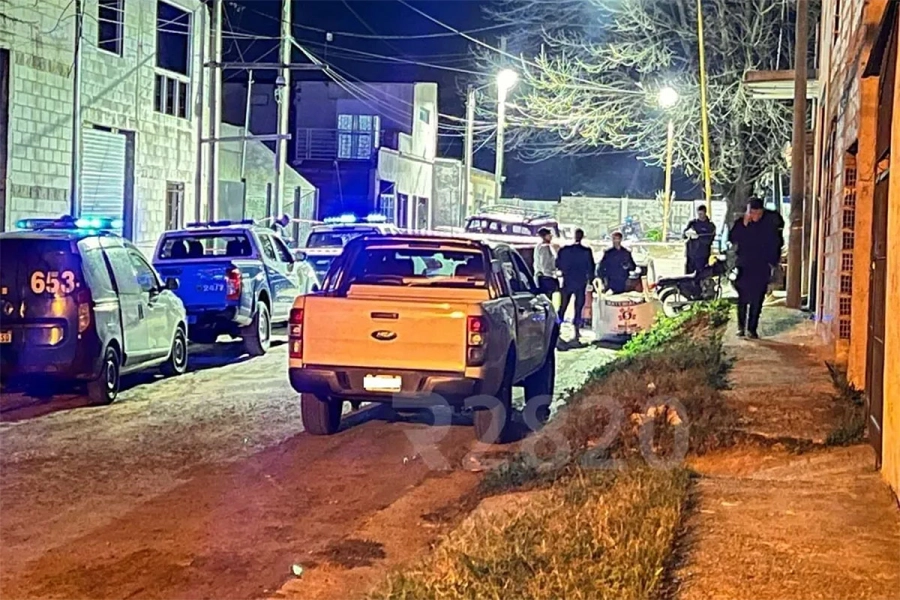 Policía baleó a su pareja y luego se disparó. R2820
