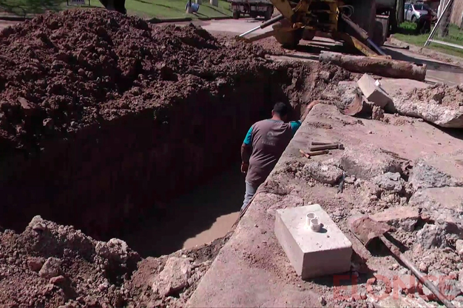 Trabajos de Obras Sanitarias (foto Elonce)