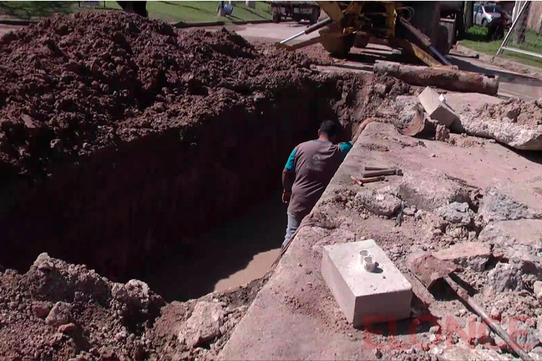 Finalizó la reparación de cañería de la red de agua y se normaliza el suministro de agua
