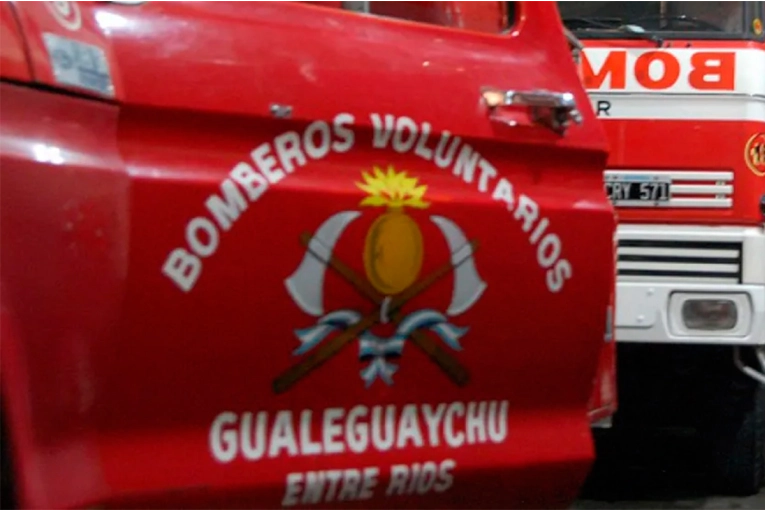 Un hombre murió calcinado tras chocar contra un puente