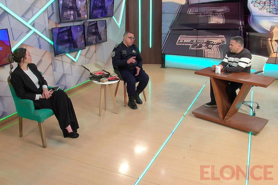 Comisario inspector Mart&iacute;n Alfonso Maldonado en los estudios de Elonce