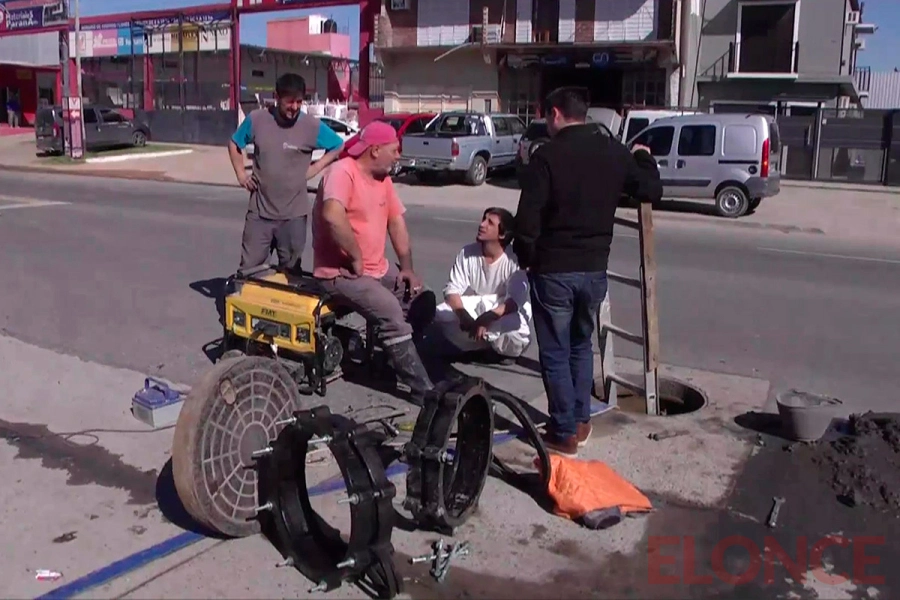 Reparan v&aacute;lvula principal en Parque Gazzano (foto Elonce)