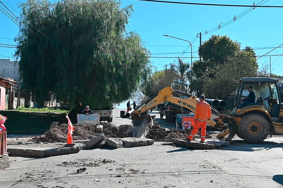 Obra para mejorar el servicio de agua potable. Municipio de Paran&aacute;