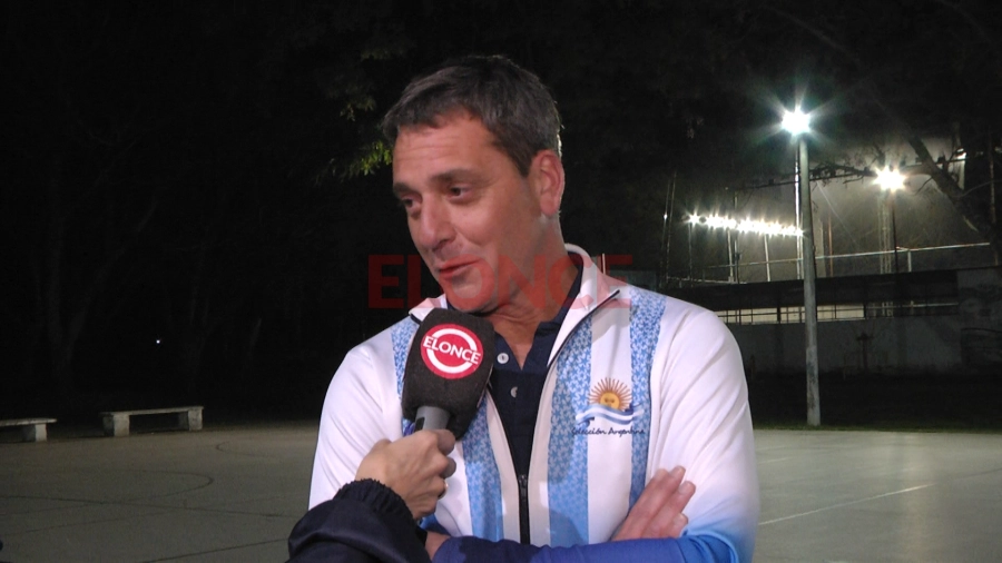 El entrenador del equipo. Foto: Elonce.