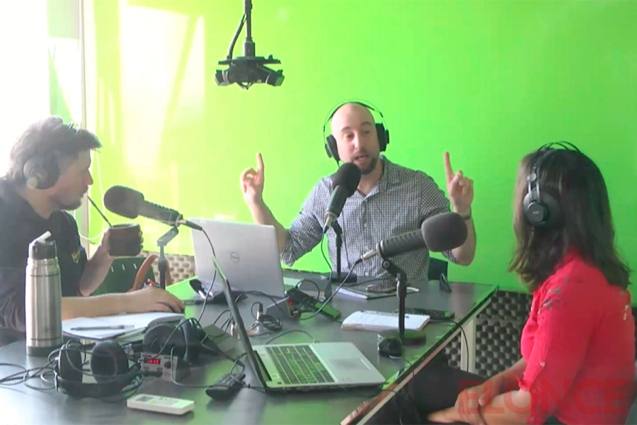 D&iacute;a de la Radio: periodistas destacaron la magia, la cercan&iacute;a y la vigencia del medio