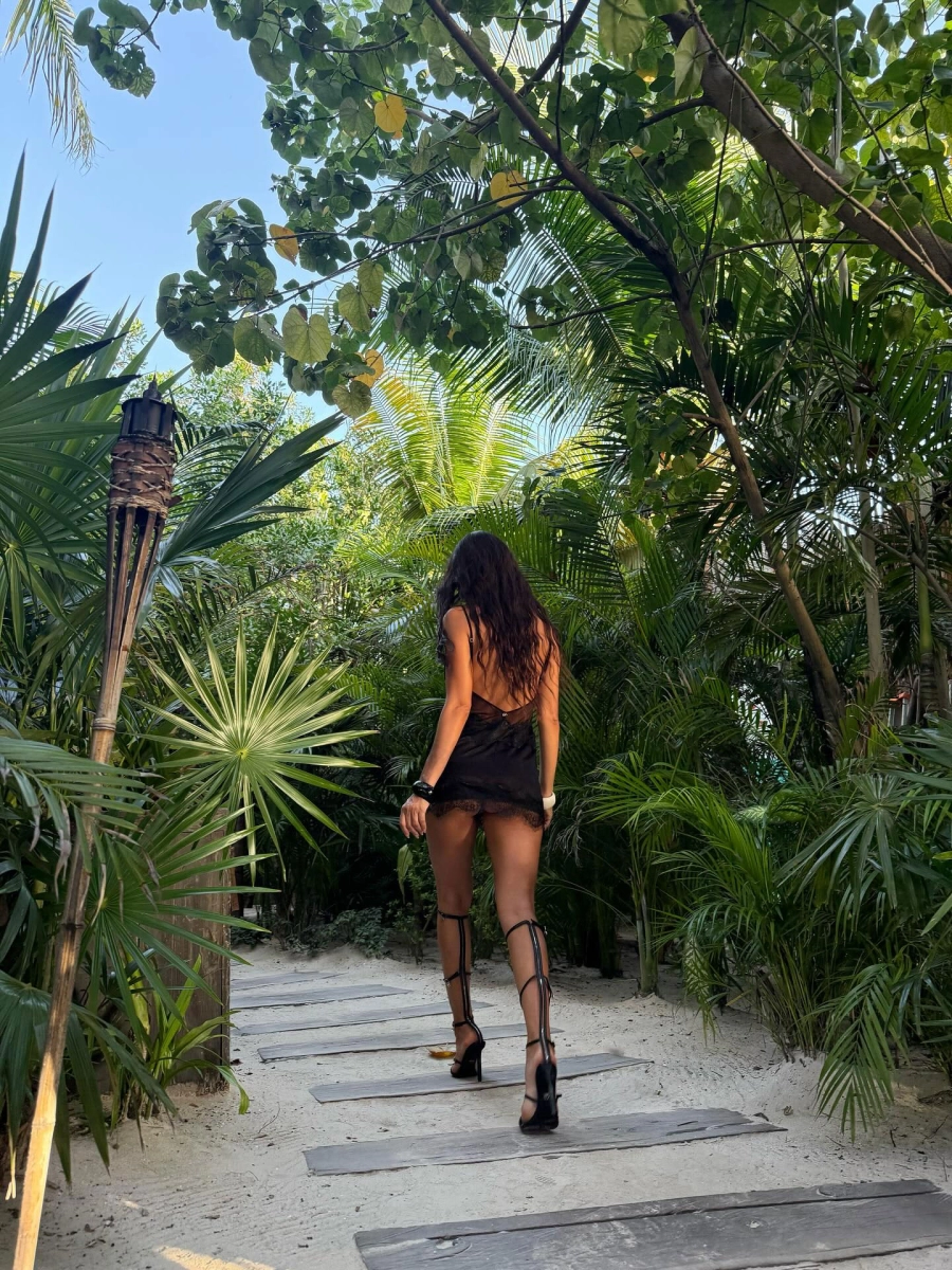 Zaira Nara modelando. Instagram