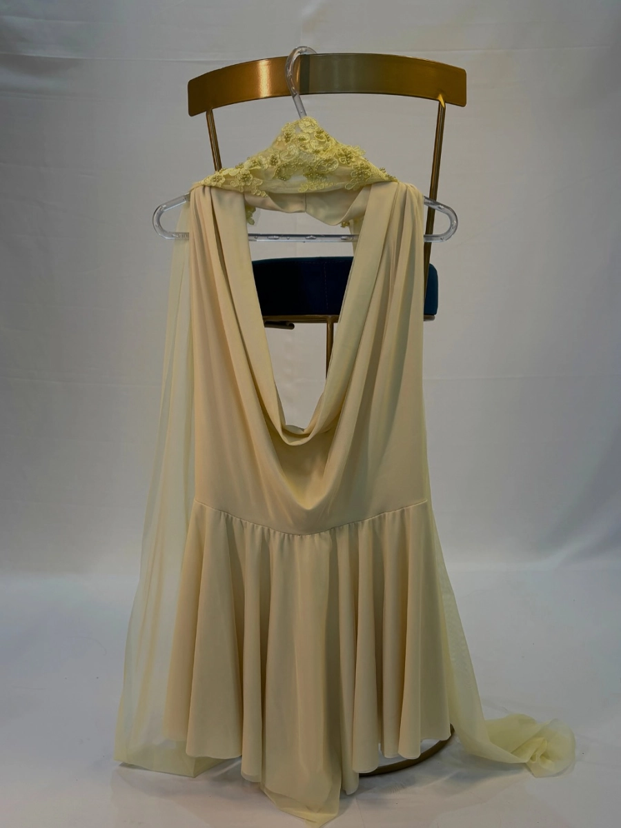 Una de las prendas de Romu Atelier (foto Instagram)