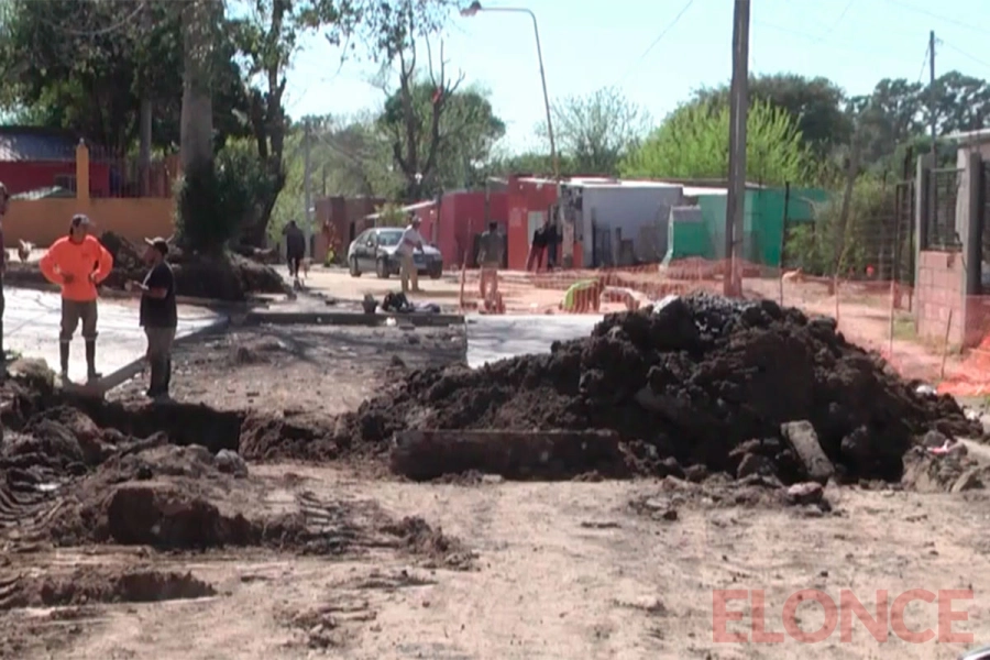 Finaliz&oacute; reparaci&oacute;n de red de agua potable en calles Mantegazza y 3 de Febrero