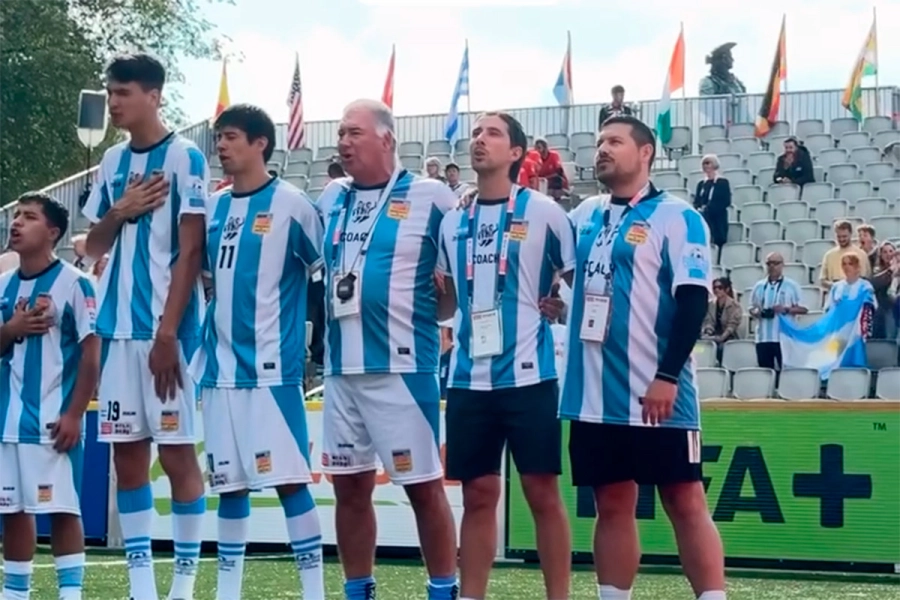 Postal de uno de los encuentros.