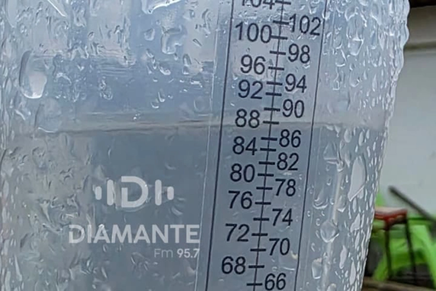 La cantidad que cay&oacute; en la ciudad. Foto: Diamante FM.