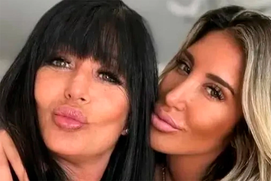 Ayel&eacute;n Paleo, junto a su madre