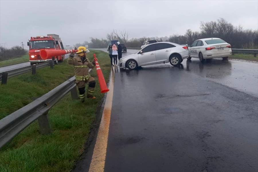 (Bomberos Voluntarios de Ceibas).
