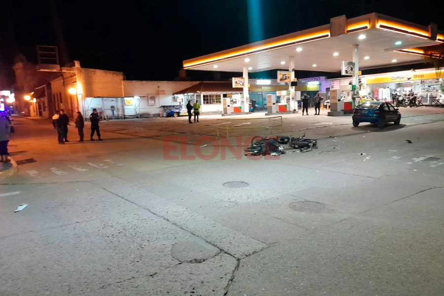 Choque fatal en la esquina de una estaci&oacute;n de servicio de Victoria. Foto: P.E.R.