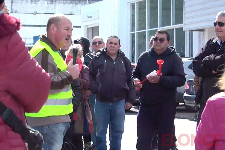 Afiliados de IOSFa se movilizaron para exigir normalizaci&oacute;n de los servicios de salud