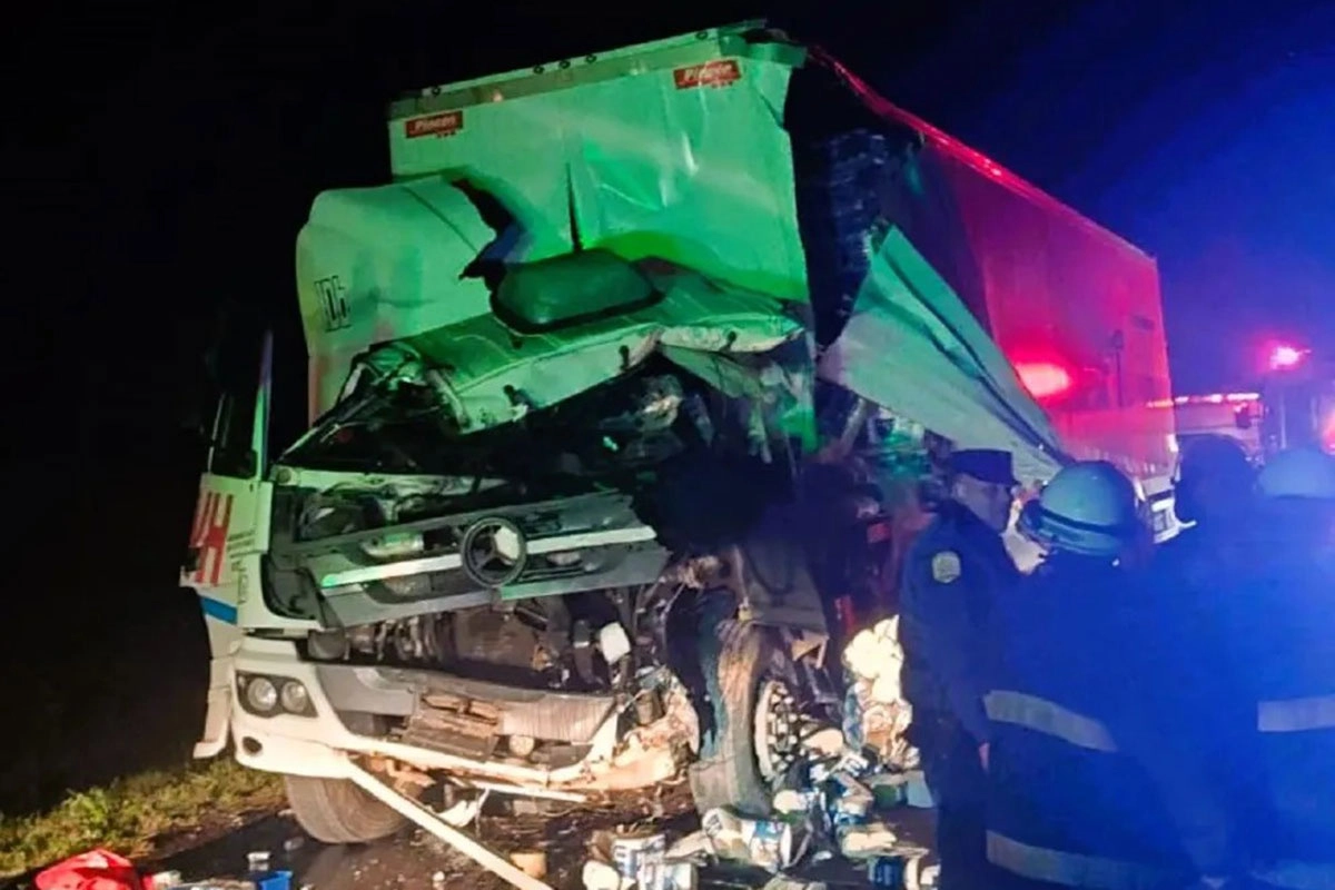 Así quedó el camión tras el accidente fatal.