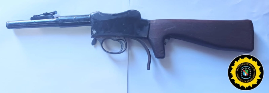 Detuvieron a un joven que intentaba vender un arma de fuego por redes sociales