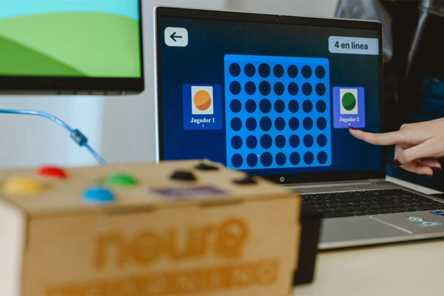 Alumnas crearon app de juegos para chicos con autismo