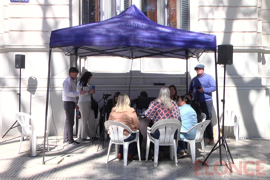 Radio Abierta en Plaza Carb&oacute; (foto Elonce)