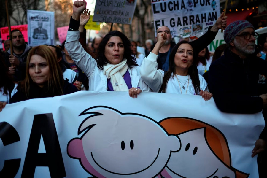 Trabajadores del Hospital Garrahan comenzaron un paro tras el veto del Gobierno