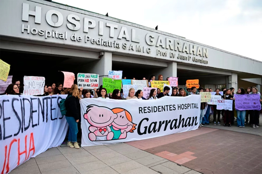 Trabajadores del Hospital Garrahan comenzaron un paro tras el veto del Gobierno