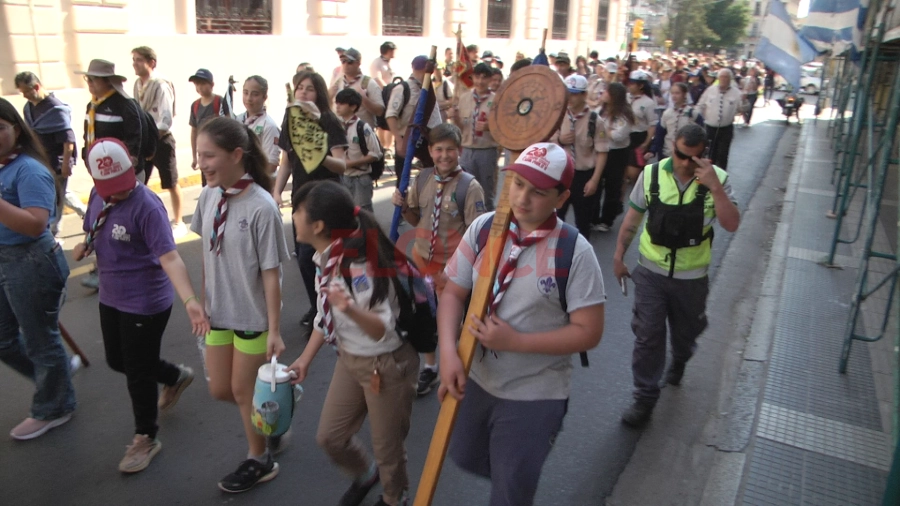 Imagen de la peregrinaci&oacute;n de scouts. Foto: Elonce.