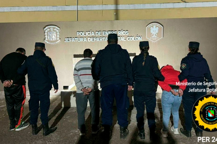 Detenidos por una ri&ntilde;a en Col&oacute;n (foto Polic&iacute;a de Entre R&iacute;os)