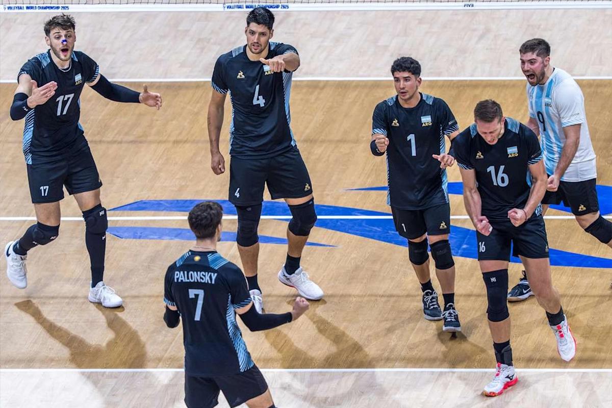 Con Luciano Vicentín, Argentina debutó con victoria en el Mundial de vóley.