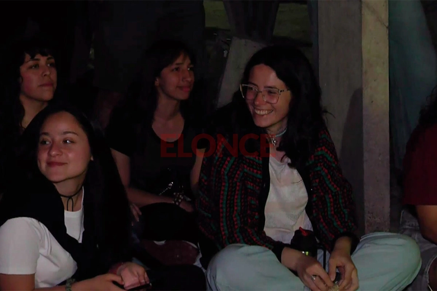 Gurises y gurisas asistieron al evento. Foto: Elonce.