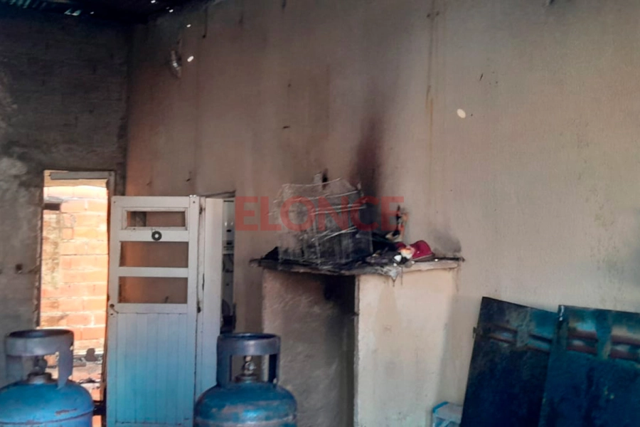 Incendio en Paran&aacute; (foto Reporte 100.7)