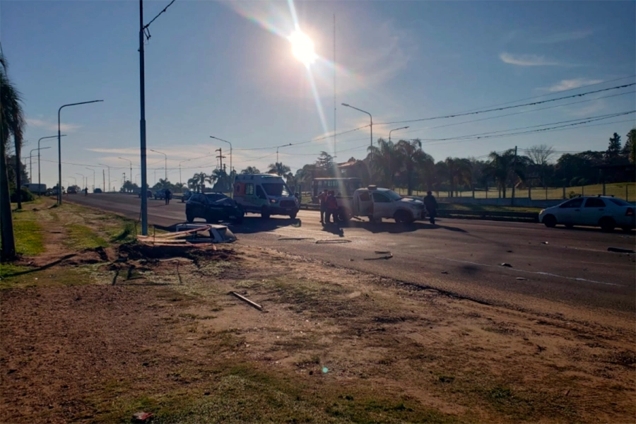 Triple choque en acceso sur a Concordia (foto Diario R&iacute;o Uruguay)
