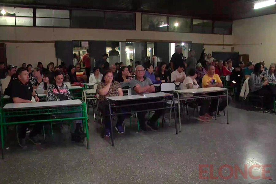 Peña folcl&oacute;rica en Escuela Zubiaur (foto Elonce)