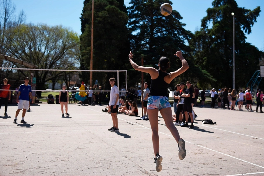 Entre R&iacute;os celebra el D&iacute;a del Estudiante con creatividad y tradici&oacute;n