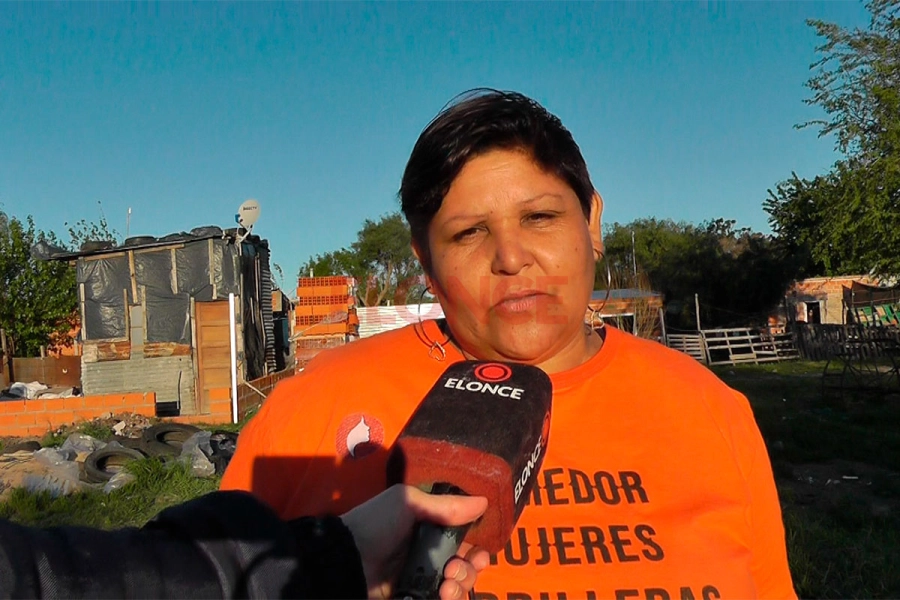 Paola, del comedor Mujeres Ladrilleras. Foto: Elonce.