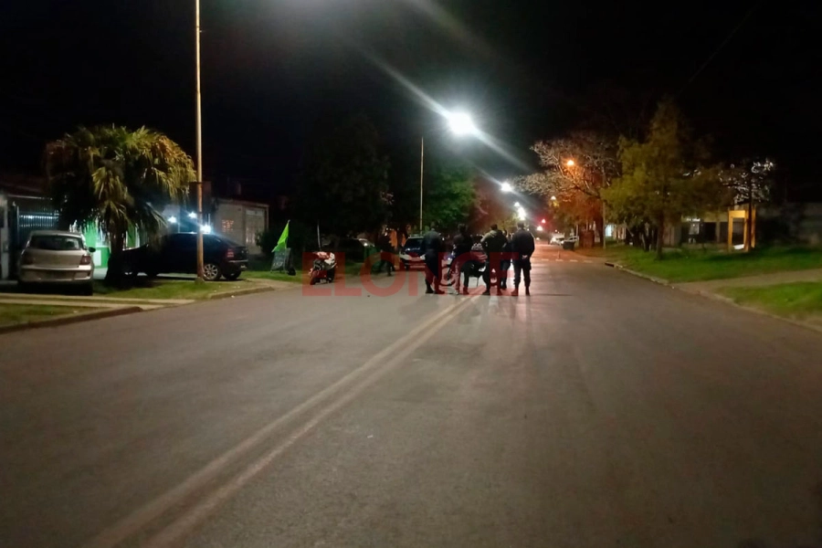 El tr&aacute;nsito estuvo interrumpido por varios minutos. Foto: Elonce.